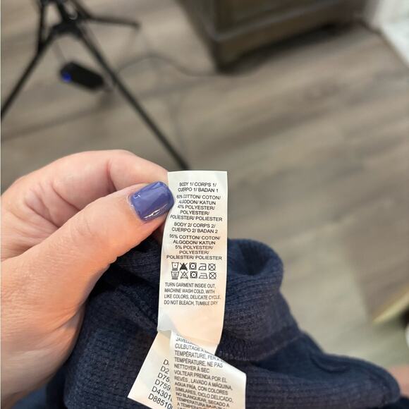 Lucky Brand Navy Blue Ribbed Long Crochet Sleeve Top Size Medium - Picture 7 of 7